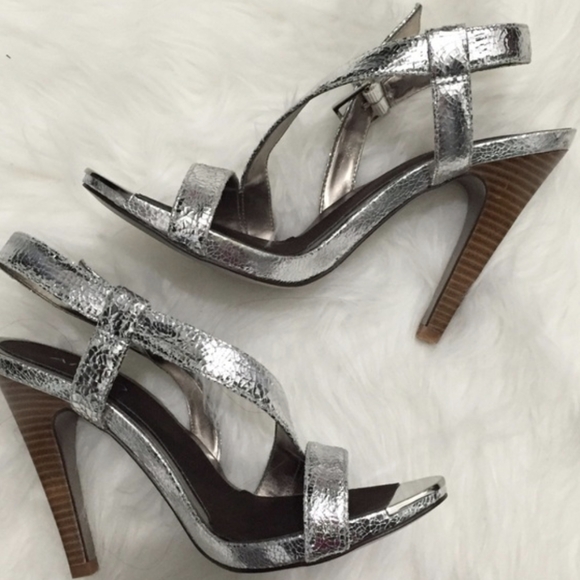 ALDO Strappy Silver Heels. Leather. Size 39 (Cdn 8) Sexy. - Picture 2 of 5